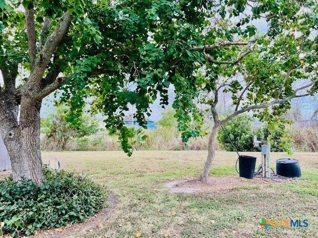 848 Margie Tewmey Road, Port Lavaca, TX 77979