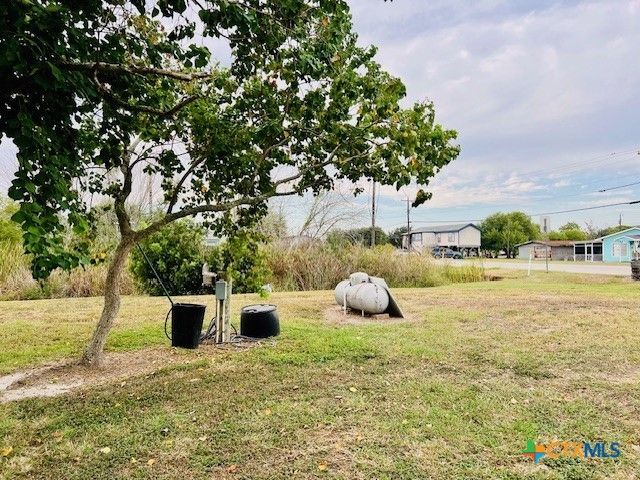 848 Margie Tewmey Road, Port Lavaca, TX 77979
