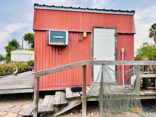 848 Margie Tewmey Road, Port Lavaca, TX 77979