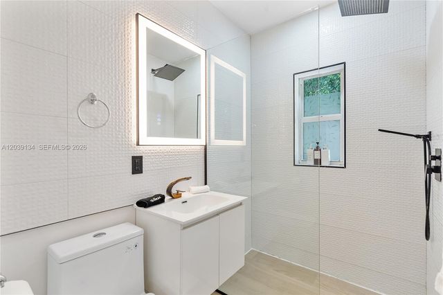 8270 NE 1st Place 3, Miami, FL 33138