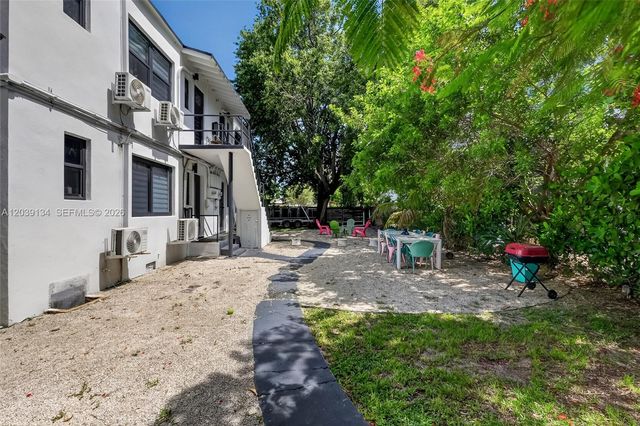 8270 NE 1st Place 3, Miami, FL 33138