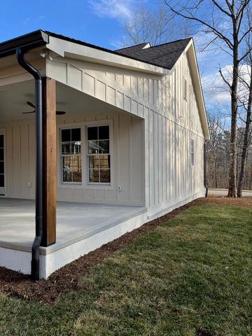 498 Hargis Road, Signal Mountain, TN 37377