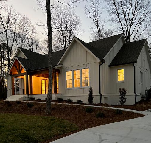 498 Hargis Road, Signal Mountain, TN 37377