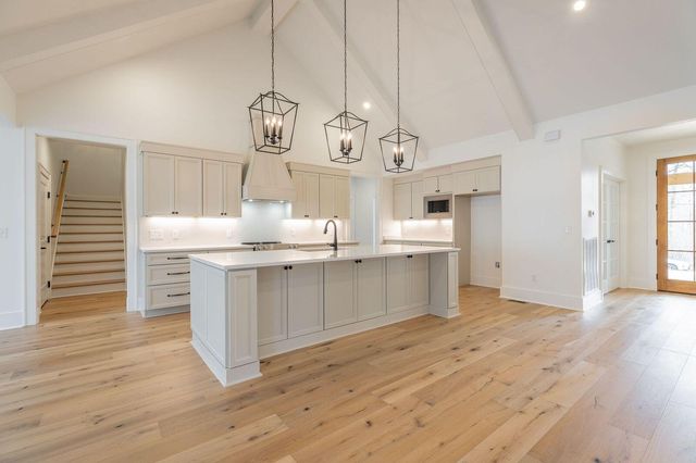 498 Hargis Road, Signal Mountain, TN 37377