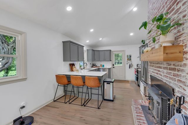 457 Ewing Ln, Nashville, TN 37207