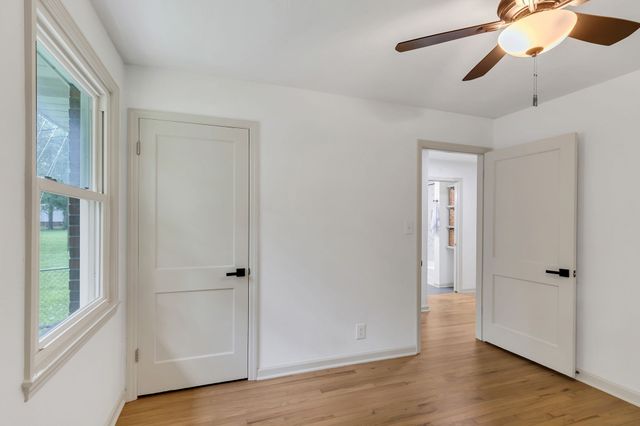 457 Ewing Ln, Nashville, TN 37207