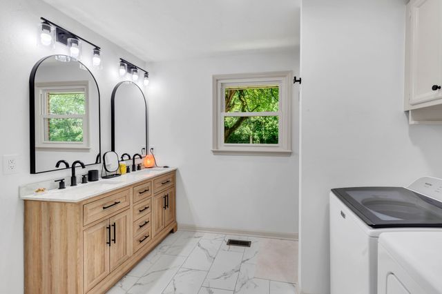 457 Ewing Ln, Nashville, TN 37207