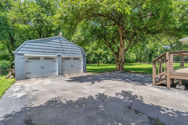 457 Ewing Ln, Nashville, TN 37207