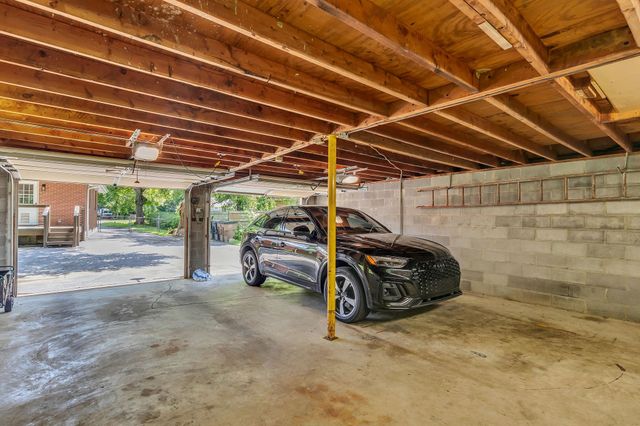 457 Ewing Ln, Nashville, TN 37207