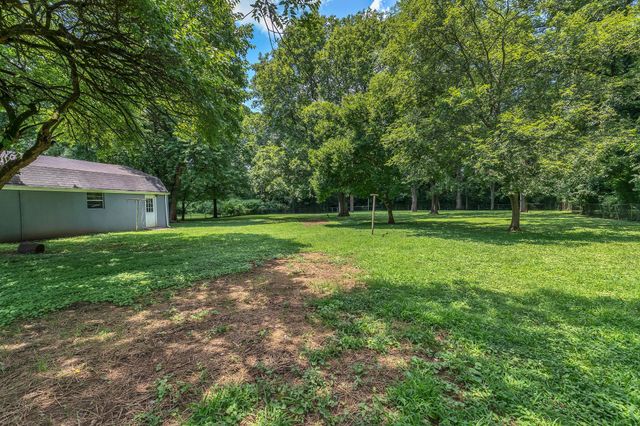 457 Ewing Ln, Nashville, TN 37207