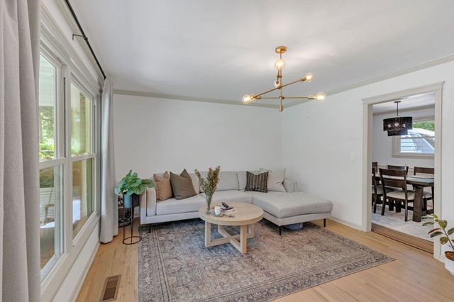 457 Ewing Ln, Nashville, TN 37207