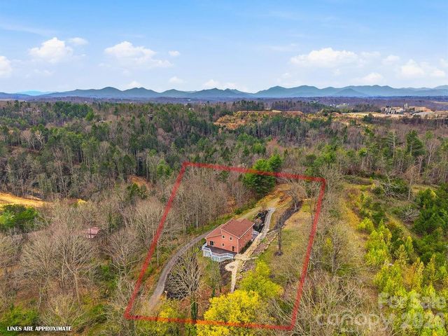 93 Hidden Falls Drive, Asheville, NC 28804