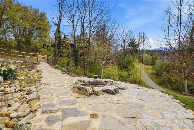 93 Hidden Falls Drive, Asheville, NC 28804