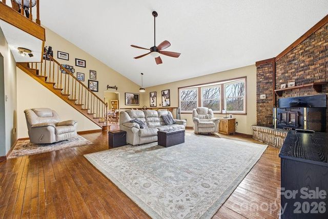 93 Hidden Falls Drive, Asheville, NC 28804