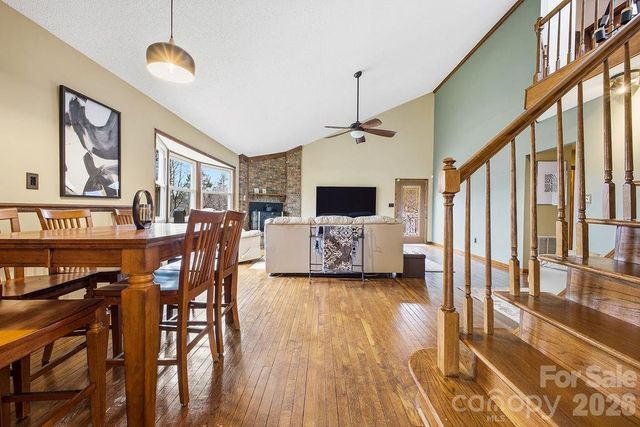 93 Hidden Falls Drive, Asheville, NC 28804