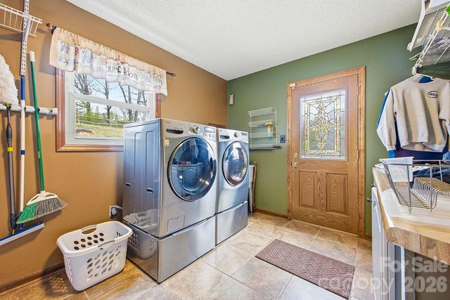 93 Hidden Falls Drive, Asheville, NC 28804