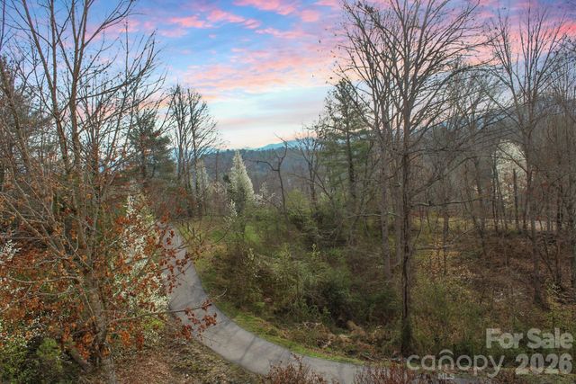 93 Hidden Falls Drive, Asheville, NC 28804