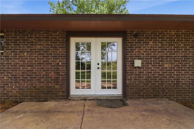 1908 Robyn Road, Springdale, AR 72762
