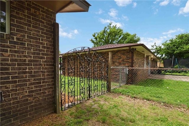 1908 Robyn Road, Springdale, AR 72762