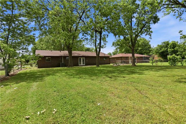 1908 Robyn Road, Springdale, AR 72762