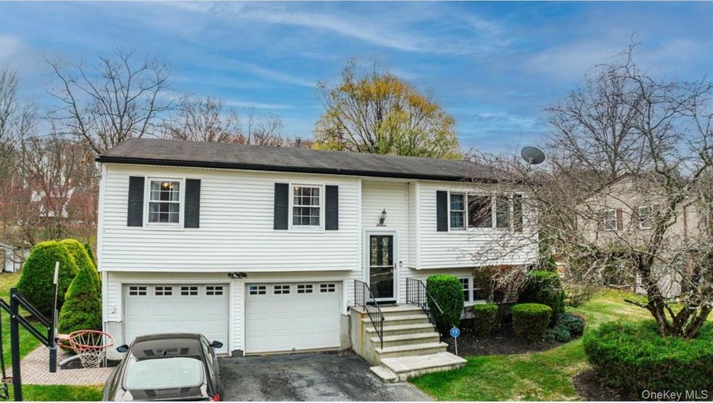 13 Newbury Street, Monroe, NY 10950