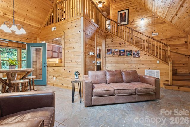 1026 High Top Mountain Road, Whittier, NC 28789