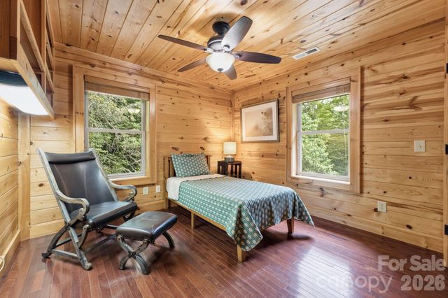 1026 High Top Mountain Road, Whittier, NC 28789