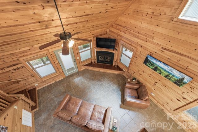 1026 High Top Mountain Road, Whittier, NC 28789