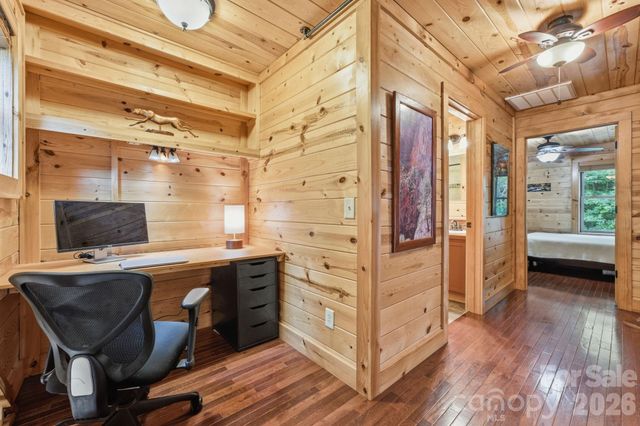 1026 High Top Mountain Road, Whittier, NC 28789