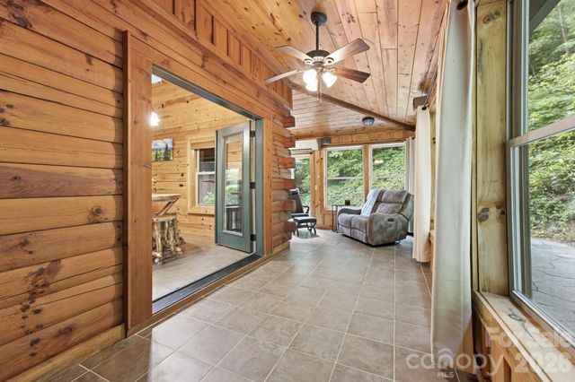1026 High Top Mountain Road, Whittier, NC 28789