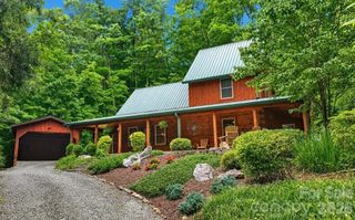 1026 High Top Mountain Road, Whittier, NC 28789