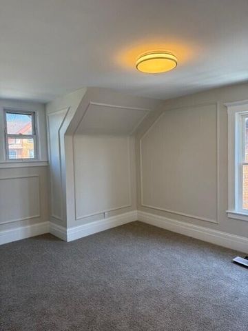 54 Massachusetts Street, Highland Park, MI 48203