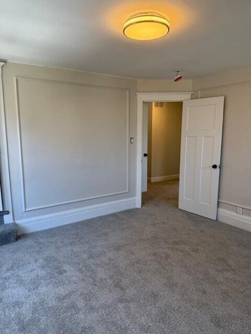 54 Massachusetts Street, Highland Park, MI 48203