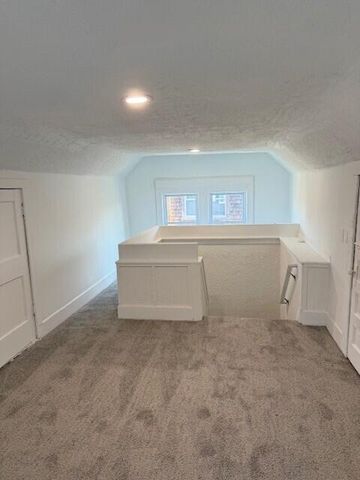 54 Massachusetts Street, Highland Park, MI 48203