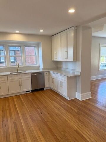 54 Massachusetts Street, Highland Park, MI 48203