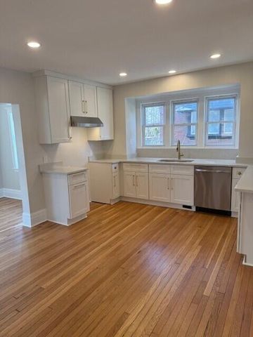 54 Massachusetts Street, Highland Park, MI 48203