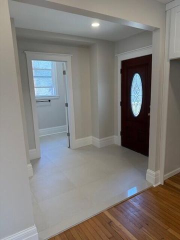 54 Massachusetts Street, Highland Park, MI 48203