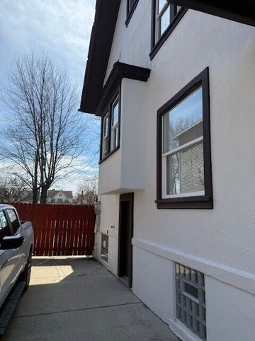 54 Massachusetts Street, Highland Park, MI 48203