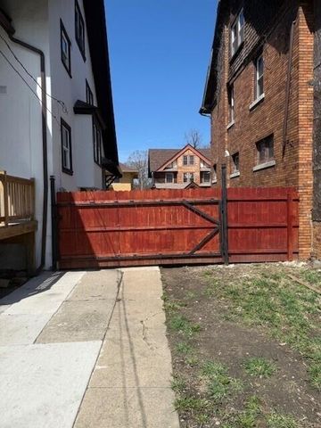 54 Massachusetts Street, Highland Park, MI 48203