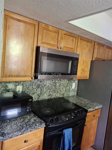 3271 NW 15 CT 3271, Lauderhill, FL 33311