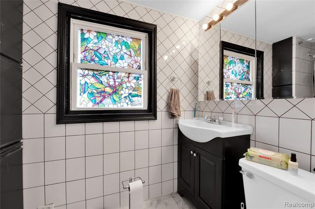 12099 Klinger Street, Hamtramck, MI 48212