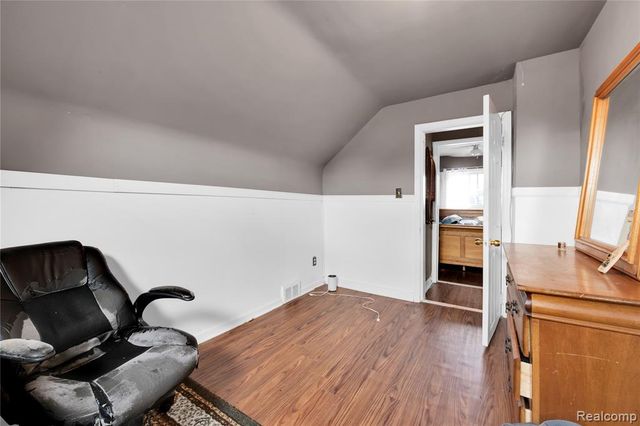 12099 Klinger Street, Hamtramck, MI 48212