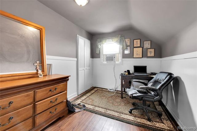 12099 Klinger Street, Hamtramck, MI 48212