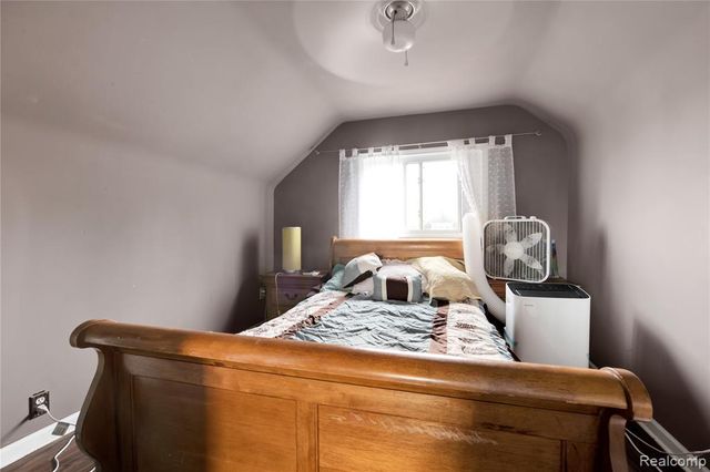 12099 Klinger Street, Hamtramck, MI 48212