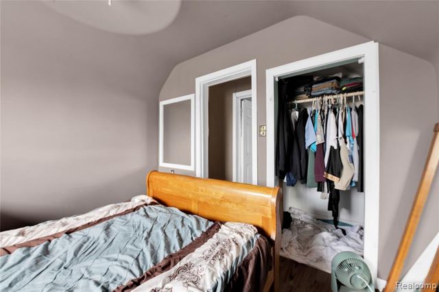 12099 Klinger Street, Hamtramck, MI 48212