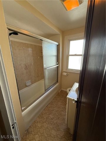 18229 Neff Road, Cleveland, OH 44119