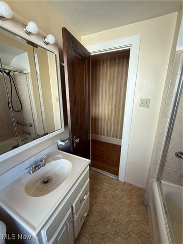 18229 Neff Road, Cleveland, OH 44119