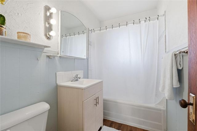 7821 Robinson Street, Overland Park, KS 66204