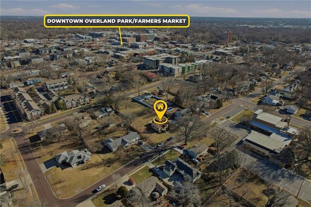 7821 Robinson Street, Overland Park, KS 66204