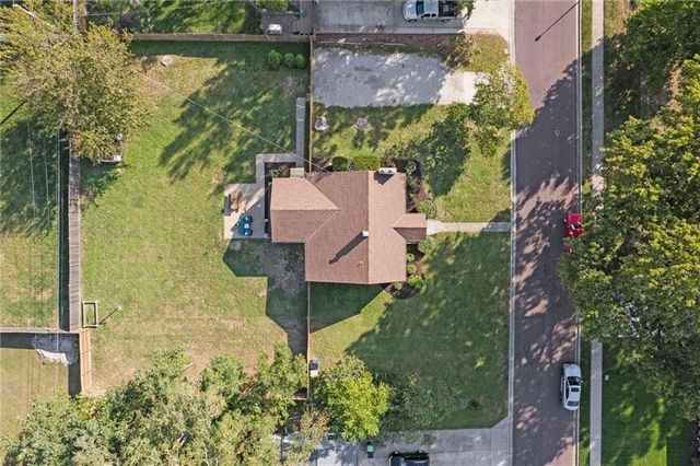 7821 Robinson Street, Overland Park, KS 66204